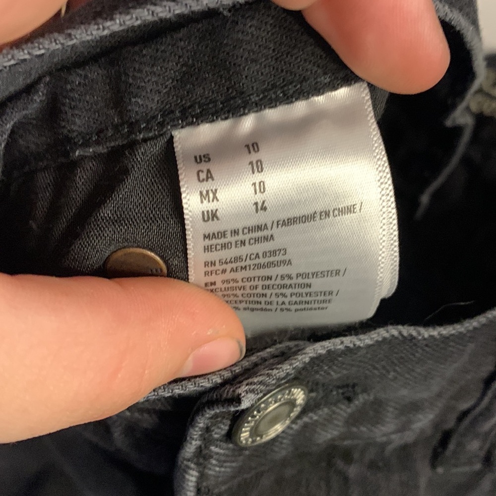 American Eagle Shorts - Picture 2 of 3